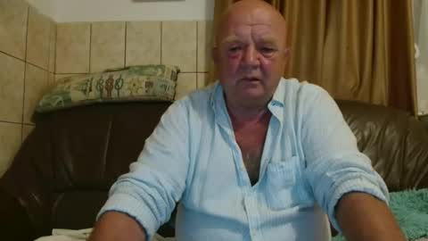 Snapshot of fullballs6 chatting on 09/17/25, 01:51 fullballs6 online show from 09/17/25, 01:51