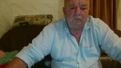 Snapshot of fullballs6 chatting on 11/05/25, 03:06 fullballs6 online show from 11/05/25, 03:06