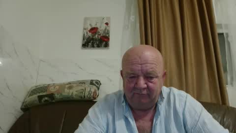 Snapshot of fullballs6 chatting on 11/25/25, 02:55 fullballs6 online show from 11/25/25, 02:55