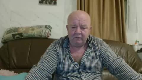 Snapshot of fullballs6 chatting on 11/26/25, 02:34 fullballs6 online show from 11/26/25, 02:34