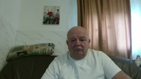 Snapshot of fullballs6 chatting on 11/27/25, 08:16 fullballs6 online show from 11/27/25, 08:16