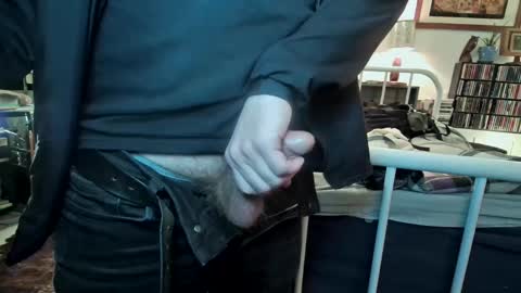 Snapshot of fullsvc chatting on 01/25/25, 10:08 fullsvc online show from 01/25/25, 10:08