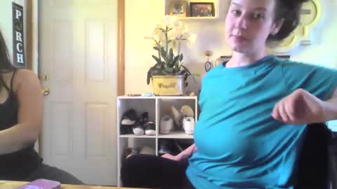 Snapshot of funflirt97 chatting on 09/19/25, 02:51 Linnys Palace online show from 09/19/25, 02:51