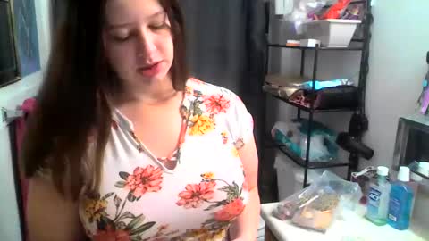 Snapshot of funflirt97 chatting on 09/22/25, 04:31 Linnys Palace online show from 09/22/25, 04:31