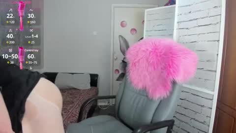 Snapshot of funny_bunny4 chatting on 03/02/25, 04:10 funny_bunny4 online show from 03/02/25, 04:10