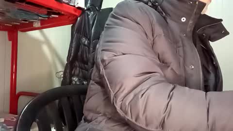 Snapshot of funny_quarantine chatting on 12/17/25, 06:41 Italian men online show from 12/17/25, 06:41