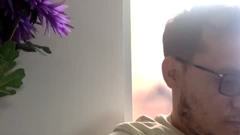 Snapshot of funnyboys18 chatting on 10/21/25, 07:03 Zanty online show from 10/21/25, 07:03