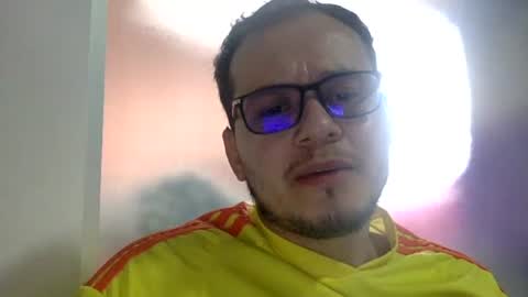 Snapshot of funnyboys18 chatting on 11/04/25, 06:51 Zanty online show from 11/04/25, 06:51