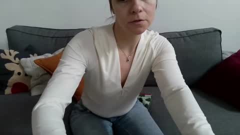 Snapshot of funservice chatting on 02/10/25, 10:42 funservice online show from 02/10/25, 10:42