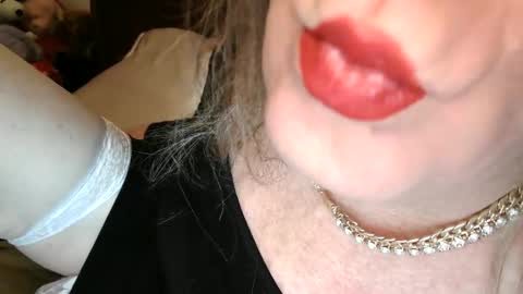 Snapshot of funtimetgirl chatting on 12/20/25, 11:50 Jessie Love online show from 12/20/25, 11:50