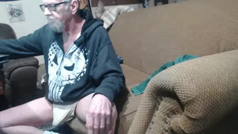 Snapshot of futch1050 chatting on 01/07/25, 08:31 Futch1950 online show from 01/07/25, 08:31