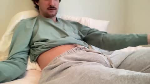 Snapshot of fuzzedpeach chatting on 11/30/25, 04:33 fuzzedpeach online show from 11/30/25, 04:33