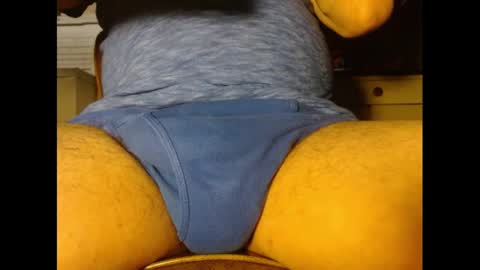 Snapshot of fuzzyblues chatting on 12/20/24, 09:39 Fuzzy Blues online show from 12/20/24, 09:39