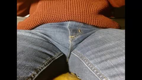 Snapshot of fuzzyblues chatting on 12/26/24, 12:36 Fuzzy Blues online show from 12/26/24, 12:36