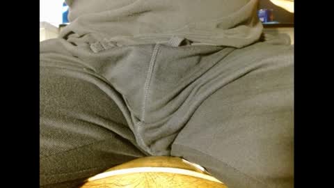 Snapshot of fuzzyblues chatting on 12/27/24, 08:50 Fuzzy Blues online show from 12/27/24, 08:50