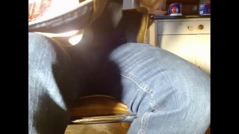 Snapshot of fuzzyblues chatting on 12/28/24, 06:18 Fuzzy Blues online show from 12/28/24, 06:18