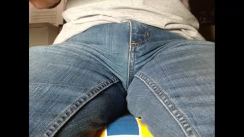 Snapshot of fuzzyblues chatting on 02/11/25, 10:50 Fuzzy Blues online show from 02/11/25, 10:50