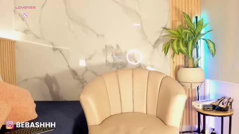   Independent model online show from 01/16/26, 12:42