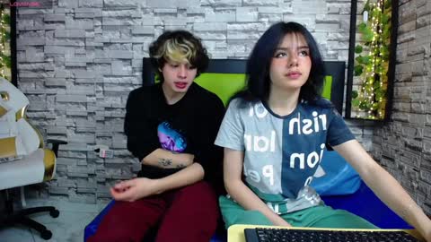 Snapshot of fyre_fox_ chatting on 12/19/24, 03:51 FYRE y FOX online show from 12/19/24, 03:51