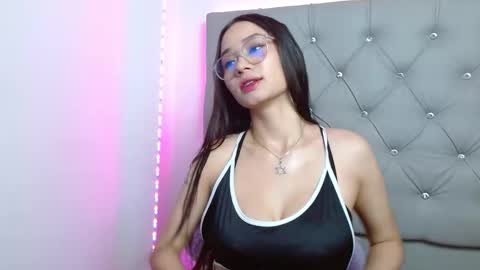 Victoria online show from 11/25/25, 11:54