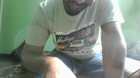 Snapshot of g0lu_ chatting on 12/15/24, 05:34 Nunnu online show from 12/15/24, 05:34