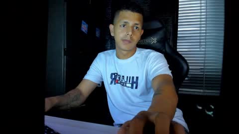 Snapshot of g_lincoln chatting on 05/19/26, 11:00 g_lincoln online show from 05/19/26, 11:00