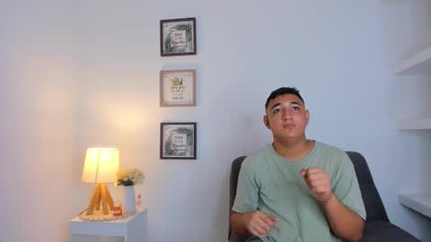 Snapshot of gaael_x chatting on 10/29/25, 07:04 gaael_x online show from 10/29/25, 07:04