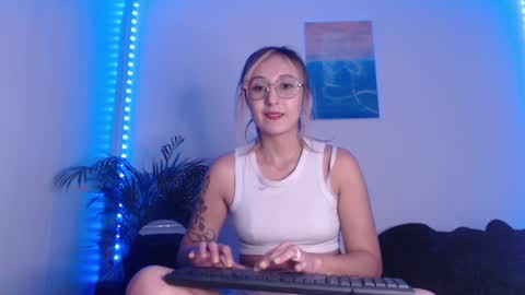 Snapshot of gabb_rioss chatting on 01/15/25, 12:30 Gabriela online show from 01/15/25, 12:30