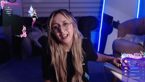 Snapshot of gabb_rioss chatting on 01/25/25, 04:56 Gabriela online show from 01/25/25, 04:56