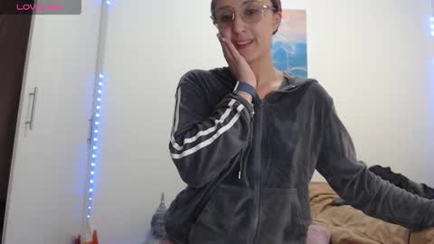 Snapshot of gabb_rioss chatting on 09/25/25, 10:35 Gabriela online show from 09/25/25, 10:35