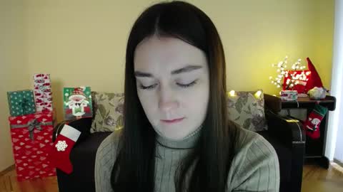 Snapshot of gabby_di chatting on 12/20/24, 12:38 Jaklin online show from 12/20/24, 12:38