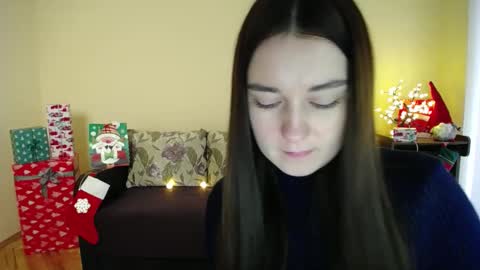 Snapshot of gabby_di chatting on 12/21/24, 12:38 Jaklin online show from 12/21/24, 12:38