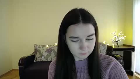 Snapshot of gabby_di chatting on 02/06/25, 11:54 Jaklin online show from 02/06/25, 11:54
