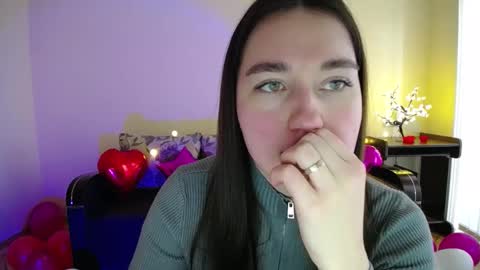 Snapshot of gabby_di chatting on 02/19/25, 09:50 Jaklin online show from 02/19/25, 09:50