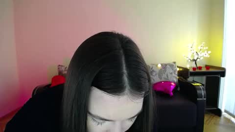 Snapshot of gabby_di chatting on 02/23/25, 10:06 Jaklin online show from 02/23/25, 10:06