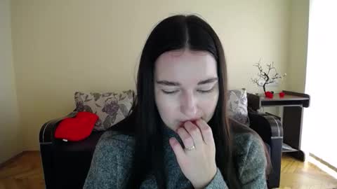 Jaklin online show from 11/18/25, 09:36