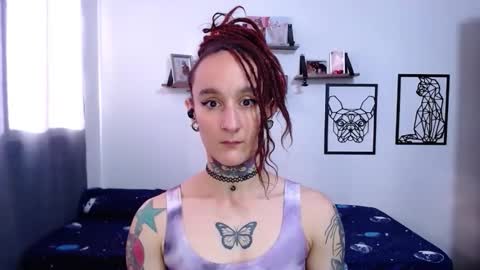 Snapshot of gabby_moon09 chatting on 10/15/25, 12:27 gabby_moon09 online show from 10/15/25, 12:27