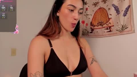 Snapshot of gabee7_ chatting on 09/25/25, 03:38 NEW ACCOUNT Gabriella online show from 09/25/25, 03:38