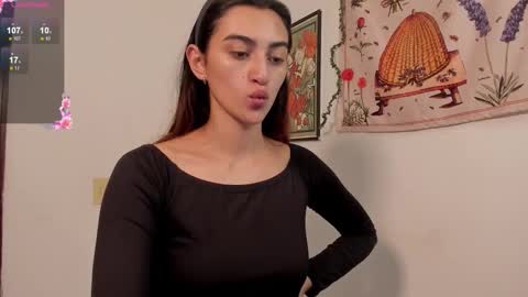 Snapshot of gabee7_ chatting on 10/31/25, 03:02 NEW ACCOUNT Gabriella online show from 10/31/25, 03:02