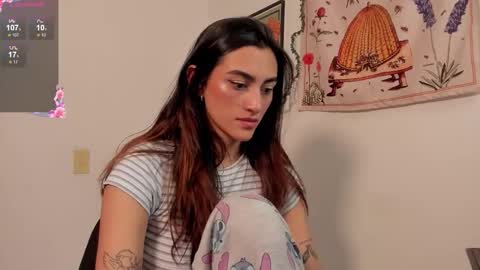 Snapshot of gabee7_ chatting on 11/06/25, 07:04 NEW ACCOUNT Gabriella online show from 11/06/25, 07:04