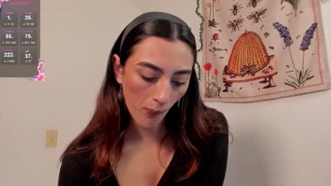 Snapshot of gabee7_ chatting on 11/14/25, 05:11 NEW ACCOUNT Gabriella online show from 11/14/25, 05:11