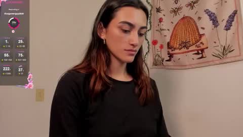 Snapshot of gabee7_ chatting on 11/19/25, 07:58 NEW ACCOUNT Gabriella online show from 11/19/25, 07:58