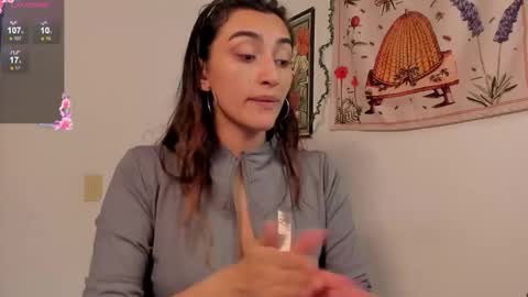 Snapshot of gabee7_ chatting on 11/21/25, 05:11 NEW ACCOUNT Gabriella online show from 11/21/25, 05:11