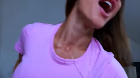 Snapshot of gabi_carter chatting on 09/09/25, 10:37 GabiCarter online show from 09/09/25, 10:37