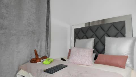 Snapshot of gabi_gonzales chatting on 02/05/25, 04:37 Instagram soygabi g online show from 02/05/25, 04:37