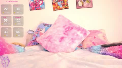 Snapshot of gabi_m chatting on 10/23/25, 10:58 please follow my friendasya zas online show from 10/23/25, 10:58