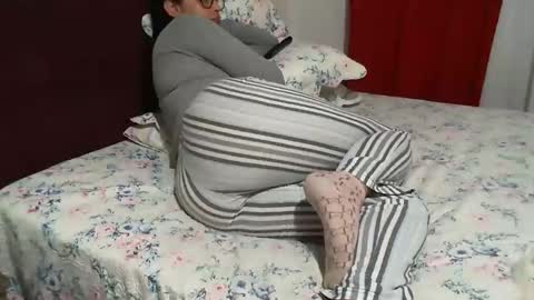 Snapshot of gabibrasil chatting on 11/08/25, 11:47 gaby layla online show from 11/08/25, 11:47