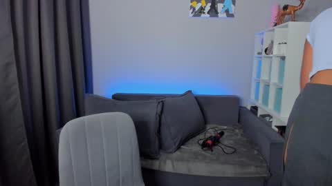 Snapshot of gabri_baby chatting on 11/25/25, 09:09 The next stream in car 1 december 10pm time in France online show from 11/25/25, 09:09