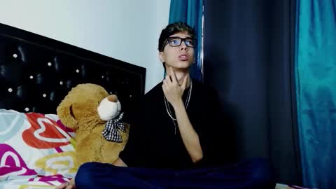 Snapshot of gabriel_x18 chatting on 02/09/26, 12:42 gabriel_x18 online show from 02/09/26, 12:42