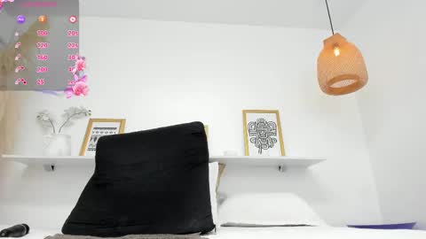 Snapshot of gabriela_1x chatting on 02/25/25, 12:24 Gabriela. online show from 02/25/25, 12:24